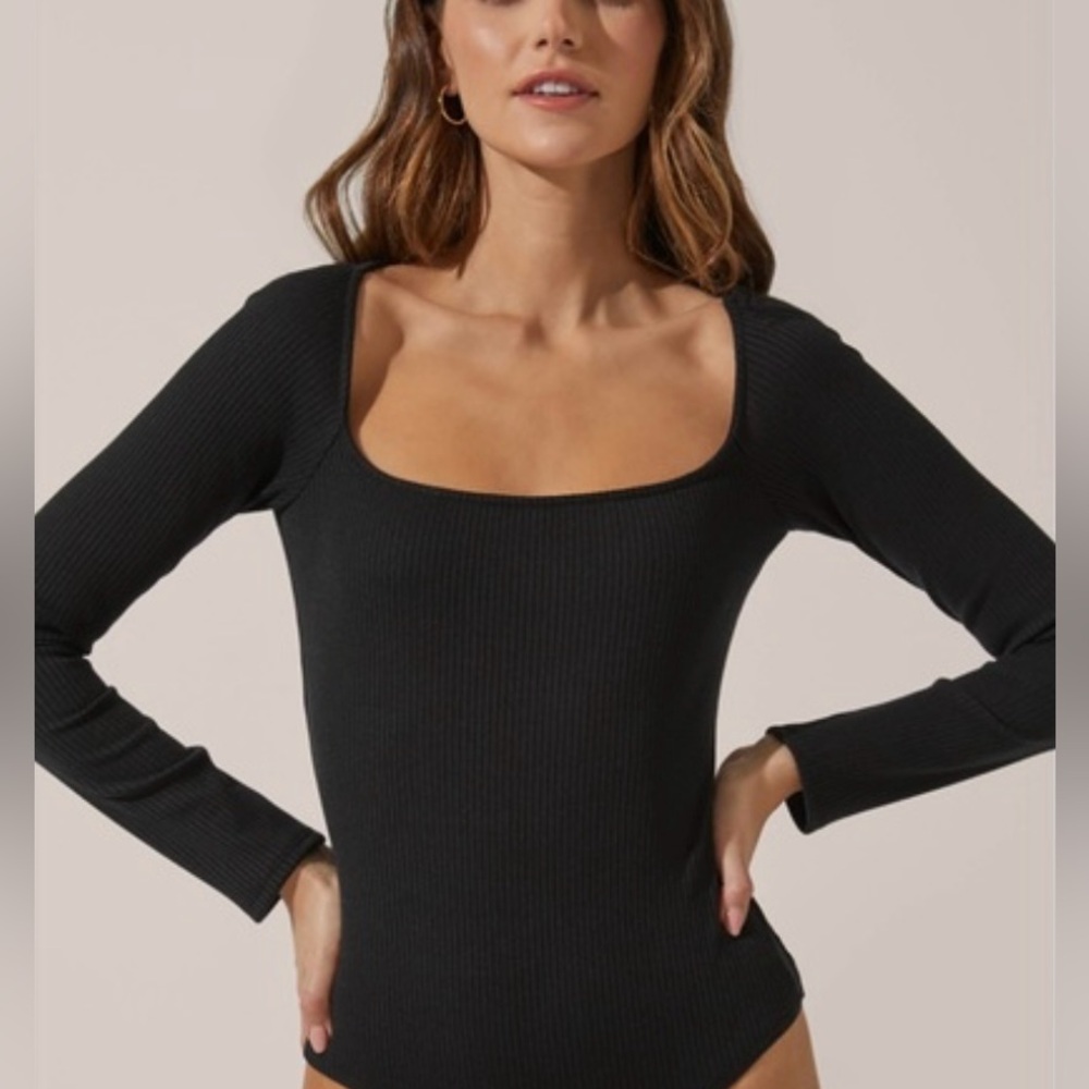 ASTR THE LABEL SQUARE NECK LONG SLEEVE BODYSUIT